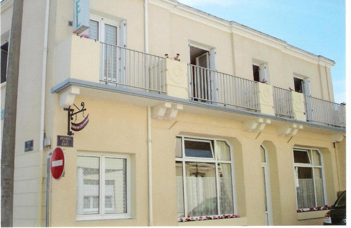 Hotel De L'Arrivee Fouras Ngoại thất bức ảnh
