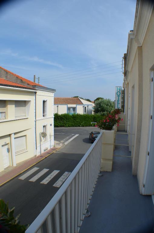 Hotel De L'Arrivee Fouras Ngoại thất bức ảnh