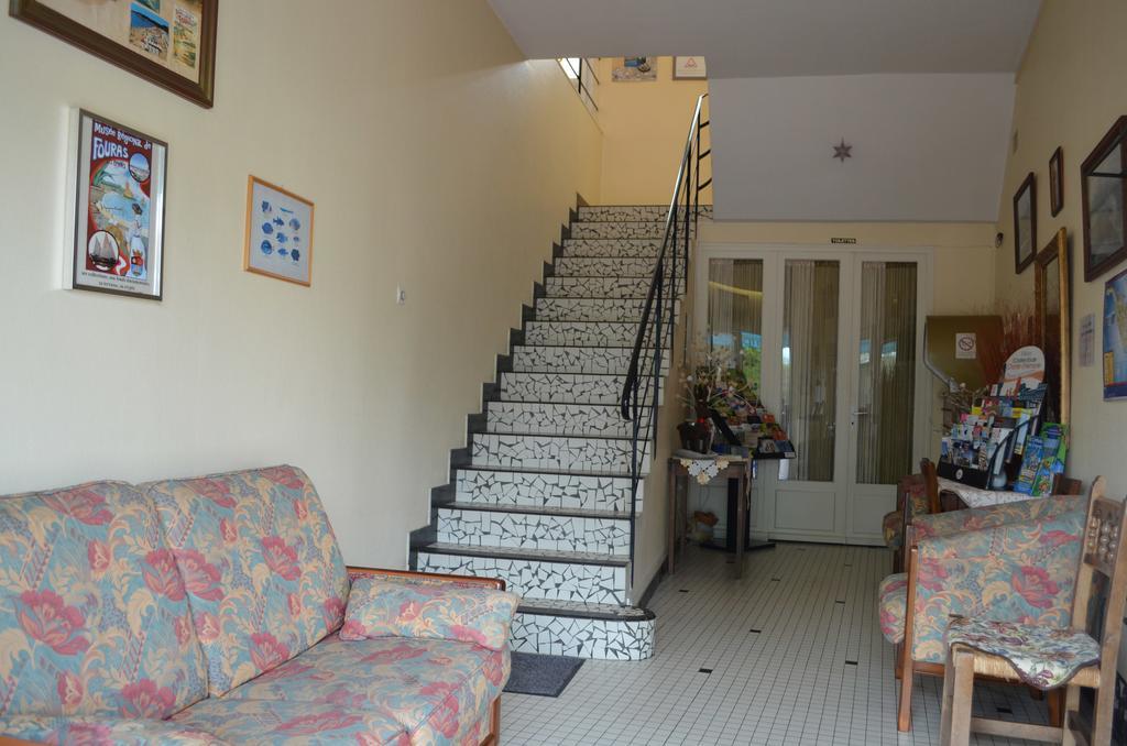 Hotel De L'Arrivee Fouras Ngoại thất bức ảnh