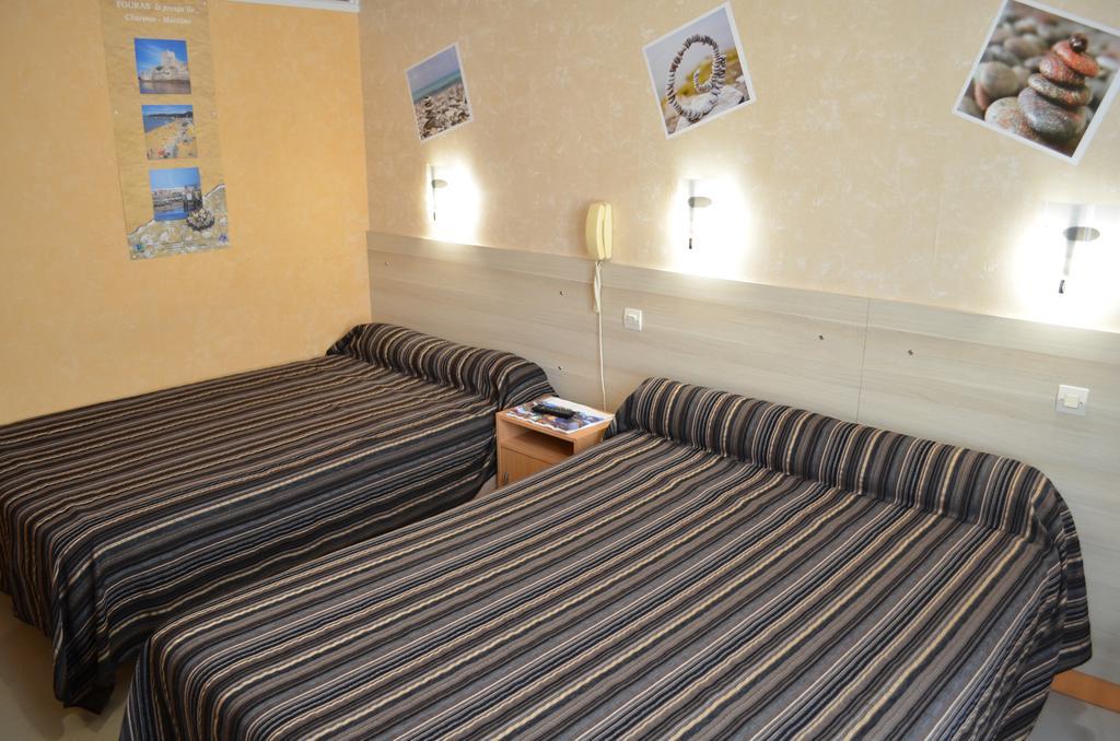 Hotel De L'Arrivee Fouras Ngoại thất bức ảnh